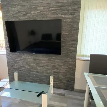 Koranyi Apartment *